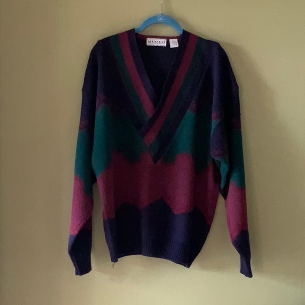 Nuovo jeanswear sweater size Large excellent condition